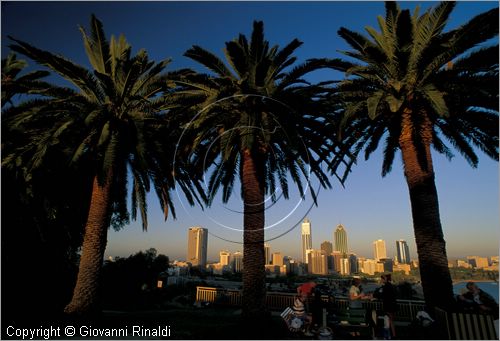 AUSTRALIA OCCIDENTALE - Perth - veduta della citt al tramonto da Kings Park