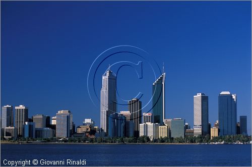 AUSTRALIA OCCIDENTALE - Perth - veduta della citt dalla sponda meridionale del fiume Swan