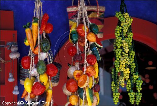 MEXICO - YUCATAN - Playa del Carmen - oggetti di artigianato locale