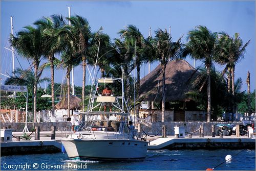 MEXICO - YUCATAN - (Playa del Carmen) - Puerto Aventuras - il porto turistico