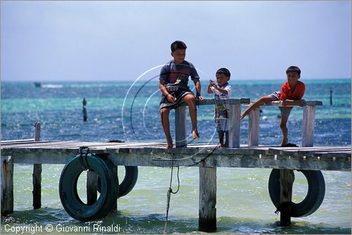 MEXICO - YUCATAN - (Playa del Carmen) - Punta Allen sulla costa a sud della cittadina