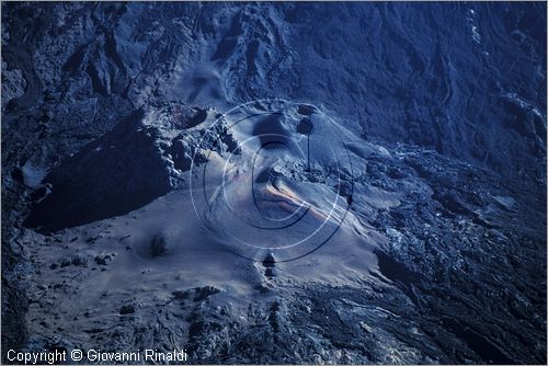 LA REUNION (Indian Ocean) - crateri del vulcano