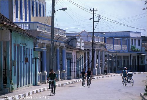 CUBA - Baracoa - la prima citt fondata sull'isola da Diego Velazquez tra il 1510 e il 1511 - scorcio in una via