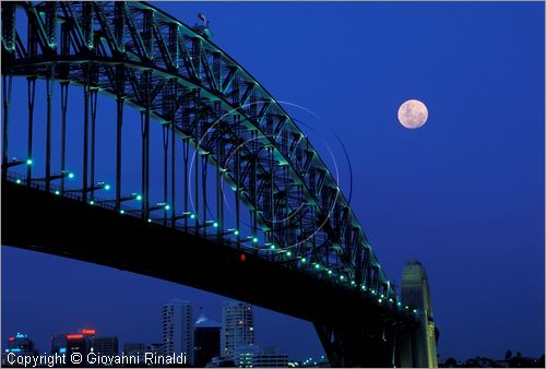 AUSTRALIA - SYDNEY - Harbour Bridge - veduta notturna da The Rocks