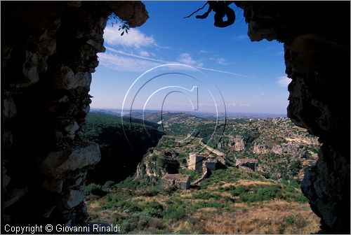 SYRIA - Cittadella del Saladino (Qual'at Salah ad-Din) - fortezza prima dei crociati e poi sotto il controllo dei mamelucchi dal 1272 grazie al sultano Baibars