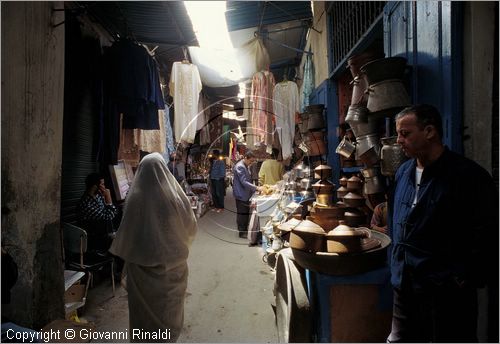 TUNISIA - TUNISI - La Medina - scorcio nei souk