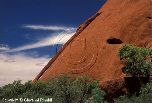 AUSTRALIA CENTRALE - Uluru Kata Tjuta National Park - Ayres Rock - veduta della zona di Kantju Gorge