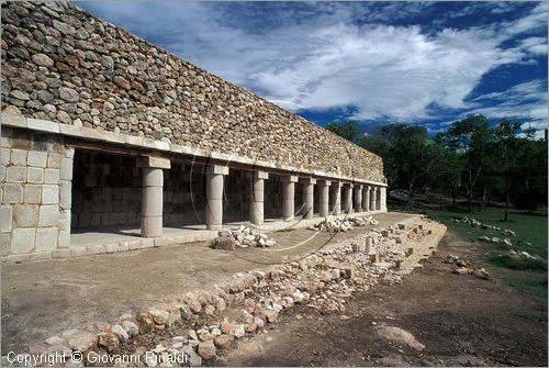 MEXICO - YUCATAN - Area archeologica di Uxmal, Centro cerimoniale Maya-Puc (600 - 900 d.C.)