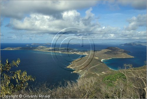 CARAIBI - ISOLE VERGINI BRITANNICHE - ISOLA DI VIRGIN GORDA - veduta dal Gorda Peak verso la costa sud dell'isola