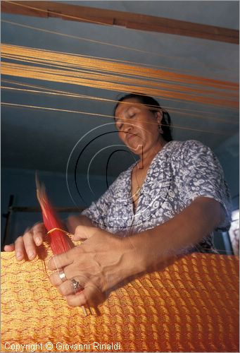 MEXICO - YUCATAN - San Antonio Sahcabchen - lavorazione artigianale delle amache