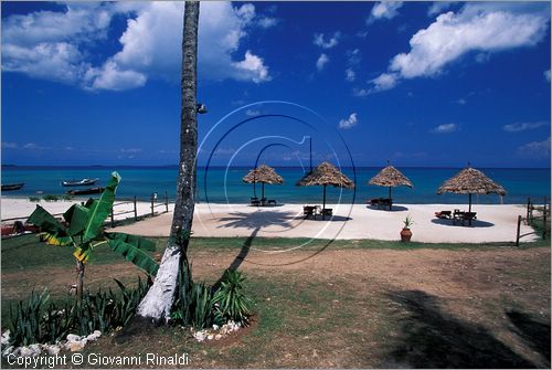 TANZANIA - ZANZIBAR  (Oceano Indiano) - Bububu - costa ovest - Imani Beach Hotel - la spiaggia