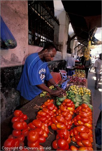 TANZANIA - ZANZIBAR  (Oceano Indiano) - Stone Town - il mercato